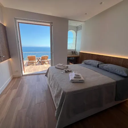 Seajewelsdeluxurysuite Bed & Breakfast