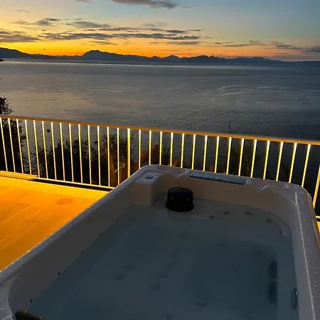 Bed and Breakfast Seajewelsdeluxurysuite