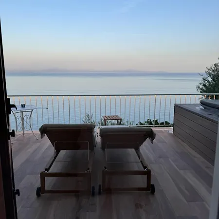Nocleg ze śniadaniem Seajewelsdeluxurysuite 4*